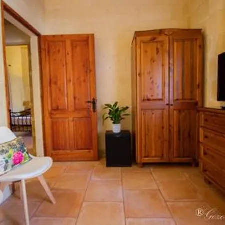 7 Bedrooms Villa With Private Pool And Wifi At IX Xaghra Βίλα Il-Pergla